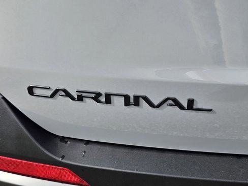 New 2026 Kia Carnival SX w/ SX Dark Edition Package image 11