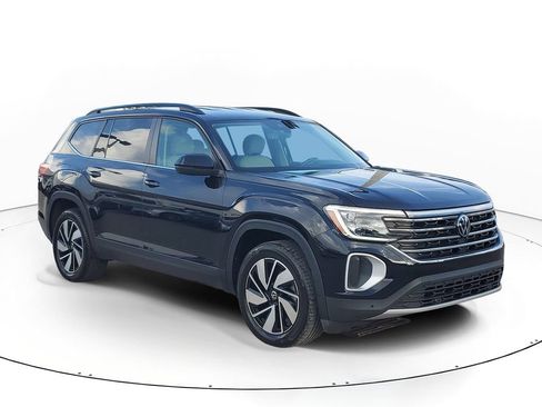 Certified 2024 Volkswagen Atlas SE FWD image 1