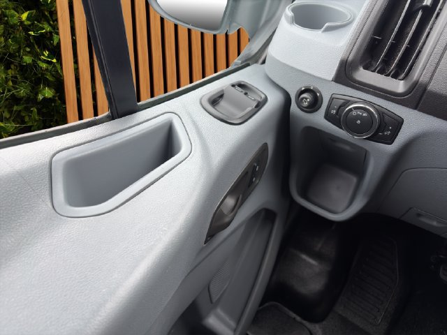 Used 2019 Ford Transit 250 130 Low Roof RWD image 17
