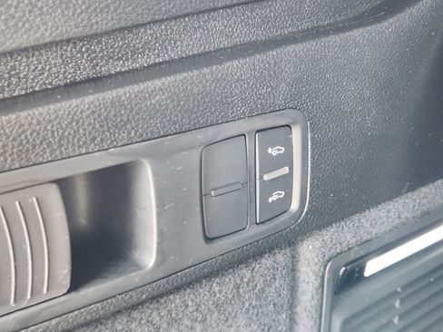 Used 2022 Audi SQ5 Prestige w/ Prestige Package image 41