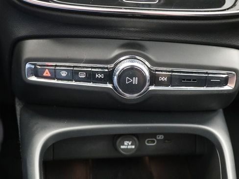 Used 2021 Volvo XC40 P8 Recharge w/ Advanced Package image 25