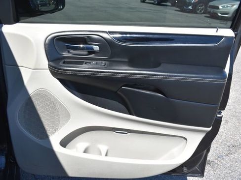 Used 2019 Dodge Grand Caravan SXT FWD image 42