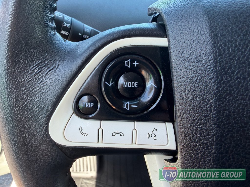 Used 2017 Toyota Prius Prime Advanced FWD image 19