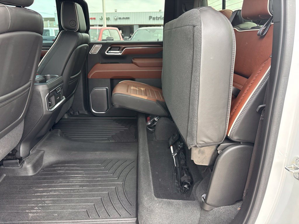 Used 2024 GMC Sierra 3500 Denali Ultimate AWD/4WD image 33