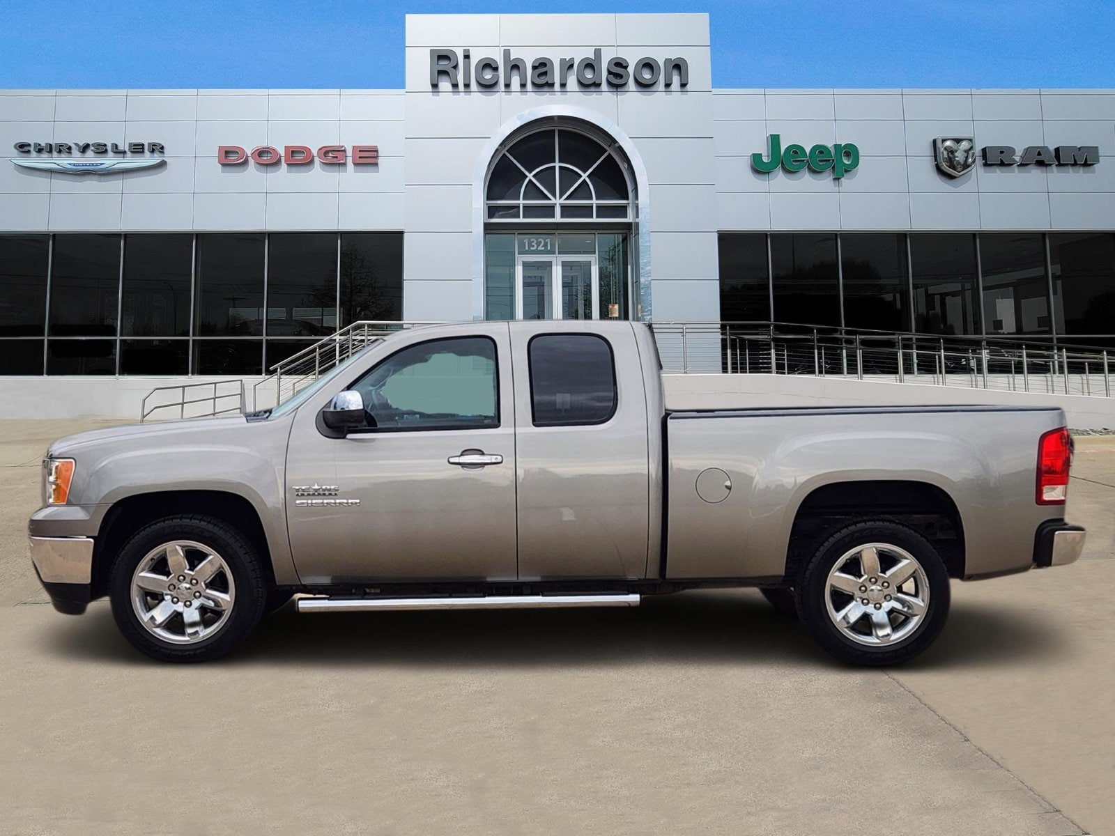 Used 2013 GMC Sierra 1500 SLE RWD image 3