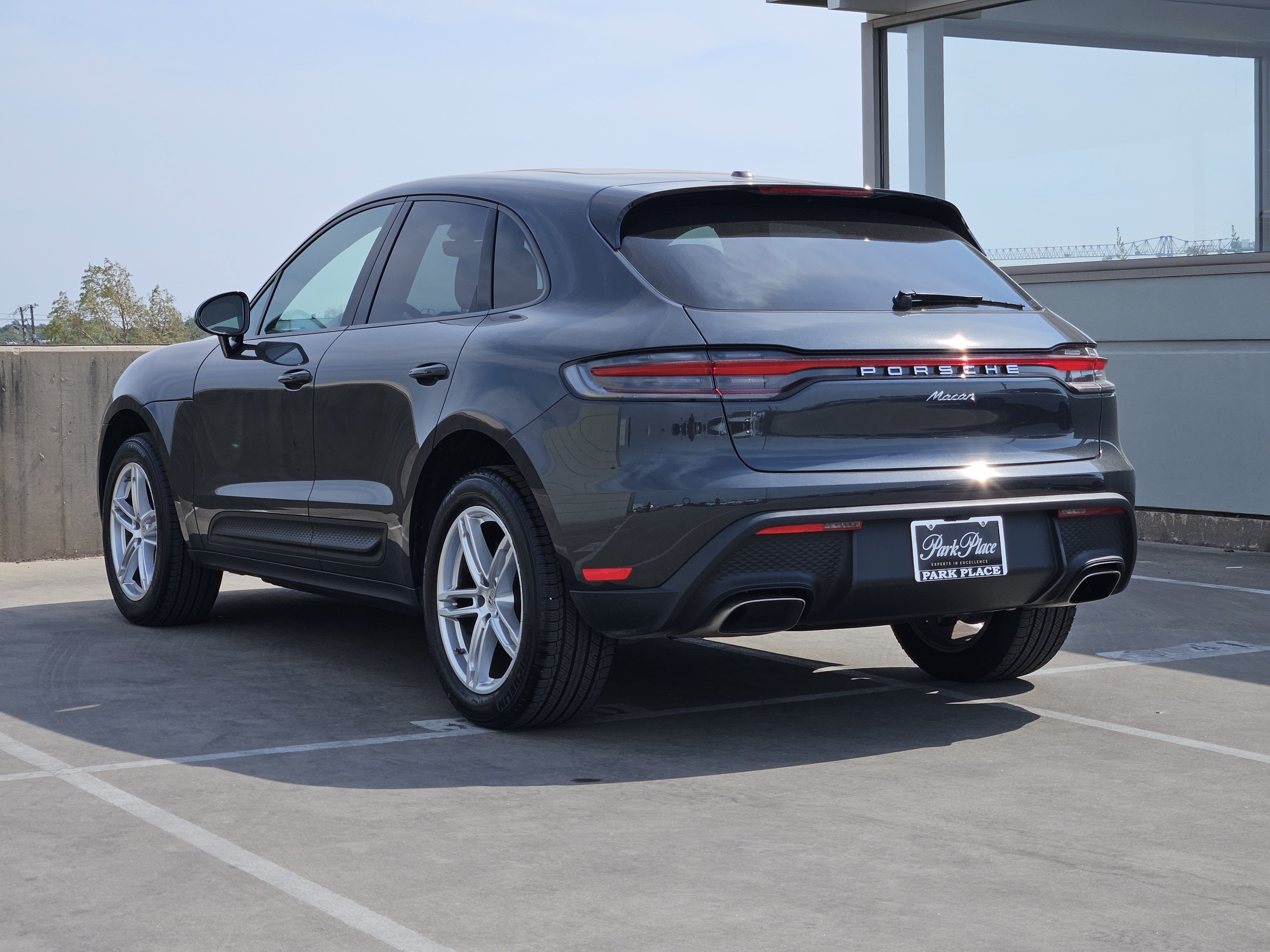 Certified 2026 Porsche Macan AWD/4WD image 3