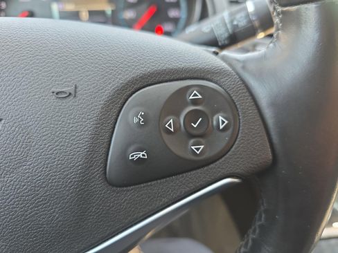 Used 2016 Chevrolet Impala LTZ w/ Enhanced Convenience Package FWD image 26