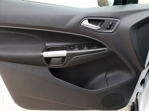 Used 2016 Ford Transit Connect XLT image 11