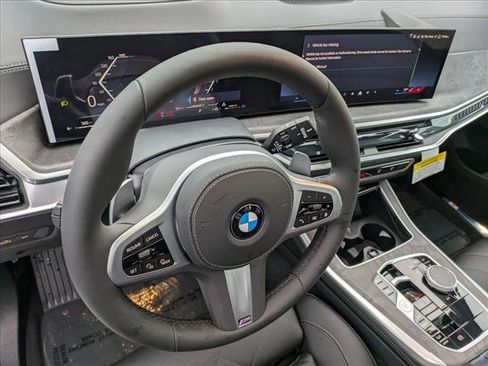 Used 2026 BMW X5 xDrive40i w/ M Sport Package AWD/4WD image 3