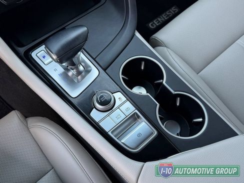 Used 2022 Genesis G70 2.0T RWD image 26