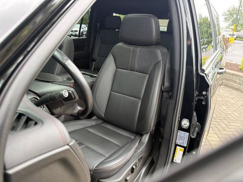 Used 2022 Chevrolet Suburban RST w/ Luxury Package AWD/4WD image 14