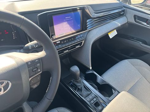 New 2026 Toyota Camry Hybrid image 25