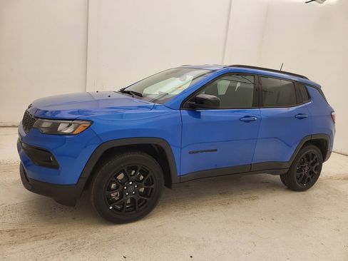 Used 2026 Jeep Compass Latitude image 17