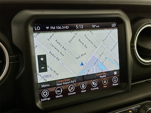 Used 2018 Jeep Wrangler Unlimited Sahara image 13