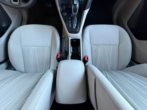 Used 2015 Ford Focus SE w/ SE Sport Package FWD image 48