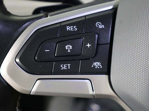 Used 2024 Volkswagen Atlas Cross Sport SEL AWD/4WD image 42
