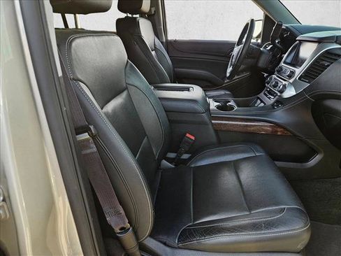 Used 2017 GMC Yukon XL SLT image 25