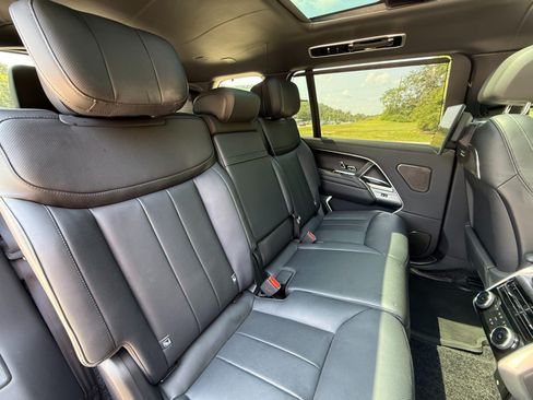 Used 2025 Land Rover Range Rover Long Wheelbase Autobiography AWD/4WD image 24