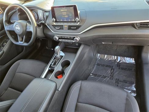 Used 2025 Nissan Altima 2.5 S image 15