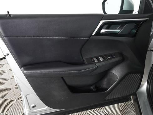 Used 2023 Mitsubishi Outlander SE FWD image 16