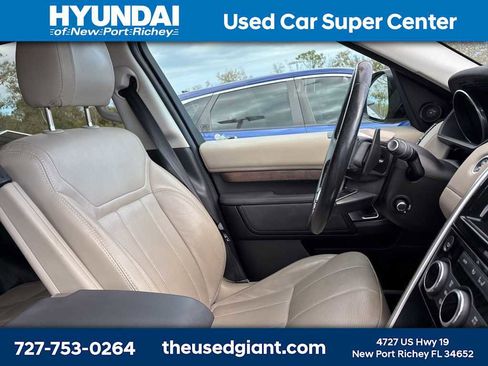 Used 2017 Land Rover Discovery HSE image 8