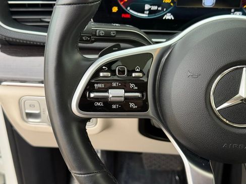 Used 2022 Mercedes-Benz GLS 450 4MATIC w/ Warmth & Comfort Package image 17