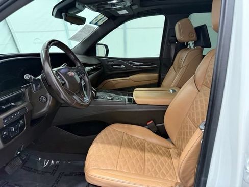 Used 2023 Cadillac Escalade ESV Premium Luxury w/ Performance Package AWD/4WD image 15