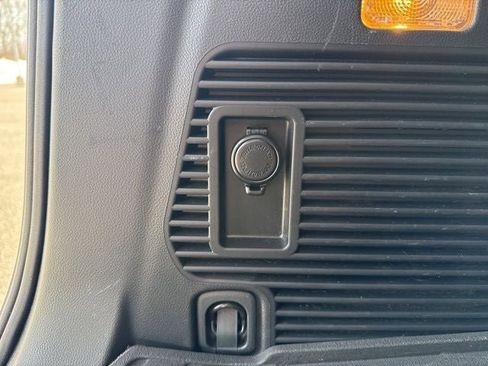 Used 2023 Subaru Ascent Touring image 16