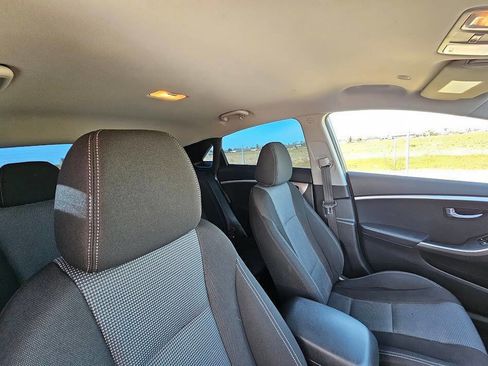 Used 2016 Hyundai Elantra GT image 16