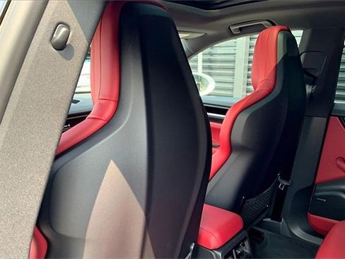 New 2025 Porsche Macan 4S Electric image 26