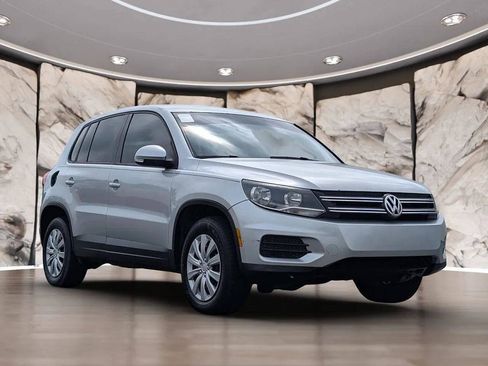 Used 2012 Volkswagen Tiguan S FWD image 17