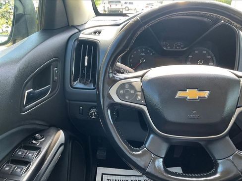 Used 2022 Chevrolet Colorado Z71 AWD/4WD image 11