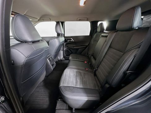 Used 2024 Mitsubishi Outlander SE image 26