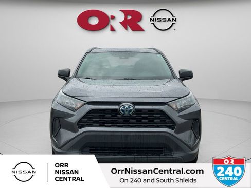 Used 2022 Toyota RAV4 LE AWD/4WD image 2