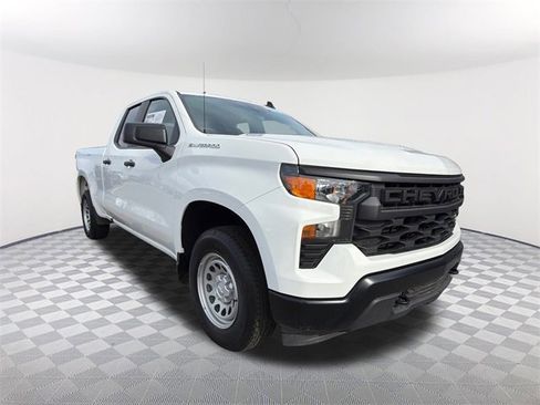 Certified 2025 Chevrolet Silverado 1500 W/T w/ WT Value Package image 3