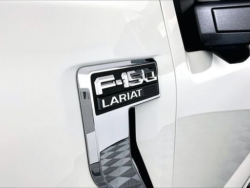 Used 2023 Ford F150 Lariat w/ Max Trailer Tow Package AWD/4WD image 14
