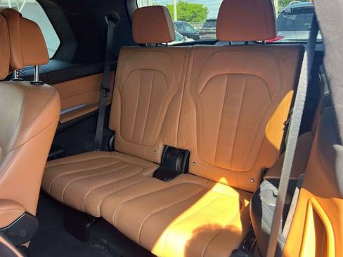 Used 2020 BMW X7 M50i w/ Dynamic Handling Package AWD/4WD image 25