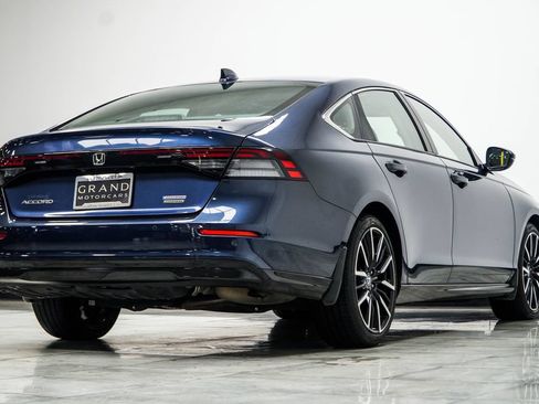 Used 2023 Honda Accord Touring image 13