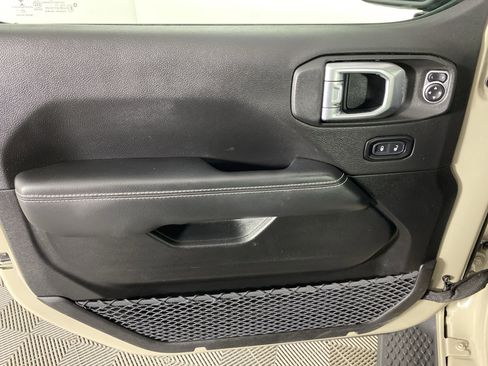 Used 2022 Jeep Wrangler Unlimited Sahara w/ Cold Weather Group image 15