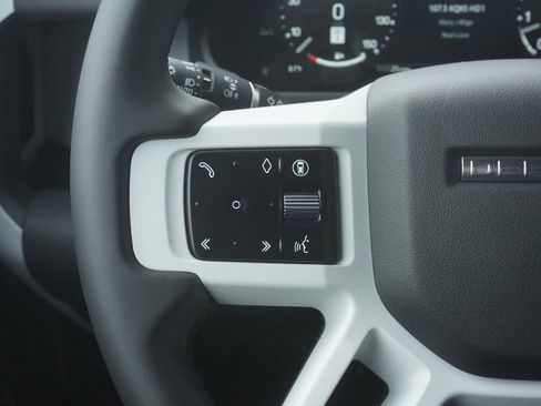 New 2026 Land Rover Defender 110 X-Dynamic SE image 12