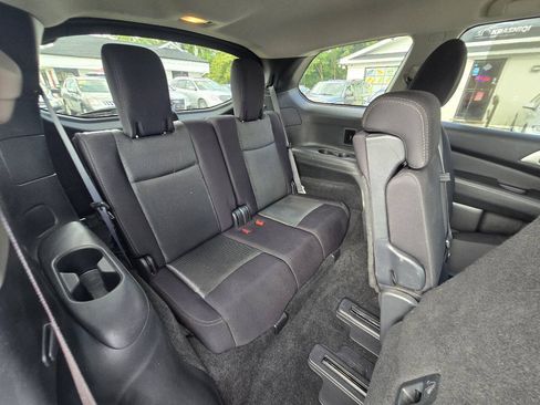 Used 2020 Nissan Pathfinder S AWD/4WD image 38