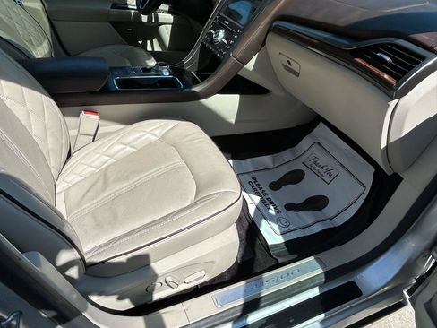 Used 2017 Ford Fusion Platinum AWD/4WD image 12