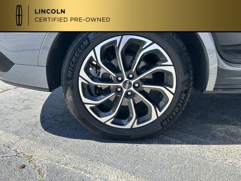Used 2025 Lincoln Nautilus Reserve AWD/4WD image 35