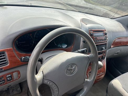 Used 2009 Toyota Sienna LE image 7