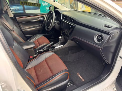 Used 2017 Toyota Corolla SE w/ SE Premium Package image 14