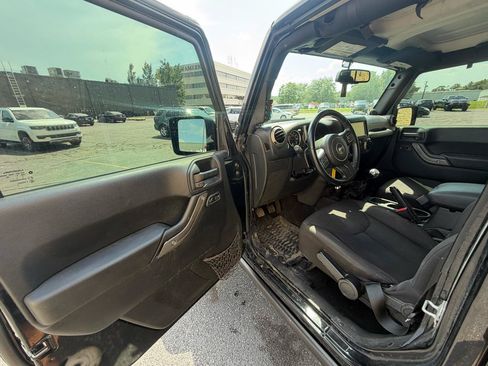 Used 2014 Jeep Wrangler Unlimited Sport AWD/4WD image 9
