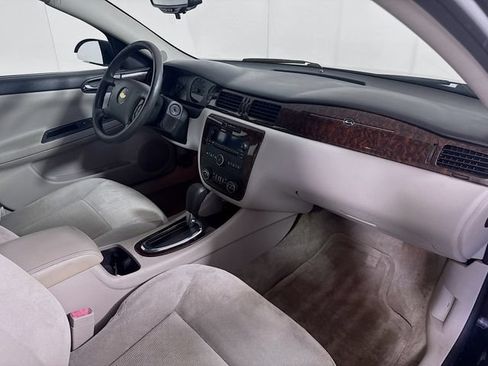 Used 2015 Chevrolet Impala LT w/ LT Sunroof Package FWD image 29