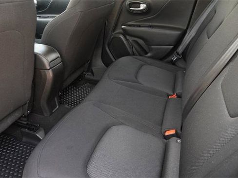 Certified 2022 Jeep Renegade Sport image 13