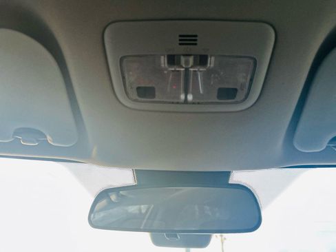 Used 2018 Toyota Corolla LE image 29