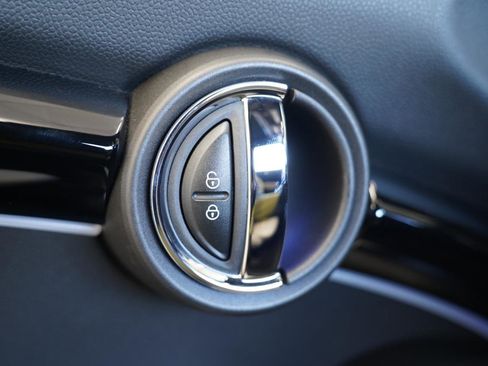 Used 2023 MINI Cooper SE image 28